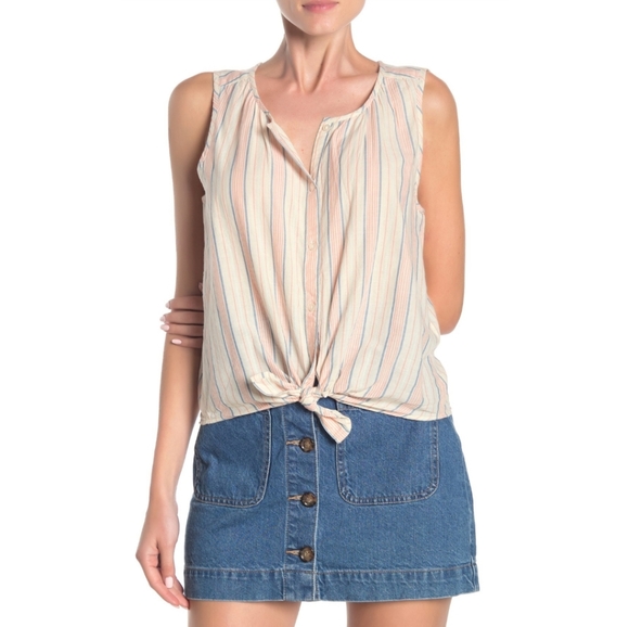 🆕🌿LUCKY BRAND TOP🌿 - Picture 2 of 5